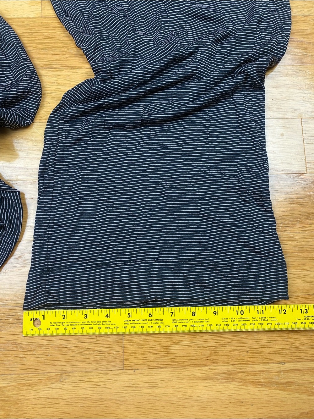 Alembika Linea Crinkle Pants, Black Striped, Size 4 (US 12-14) - Picture 10 of 11
